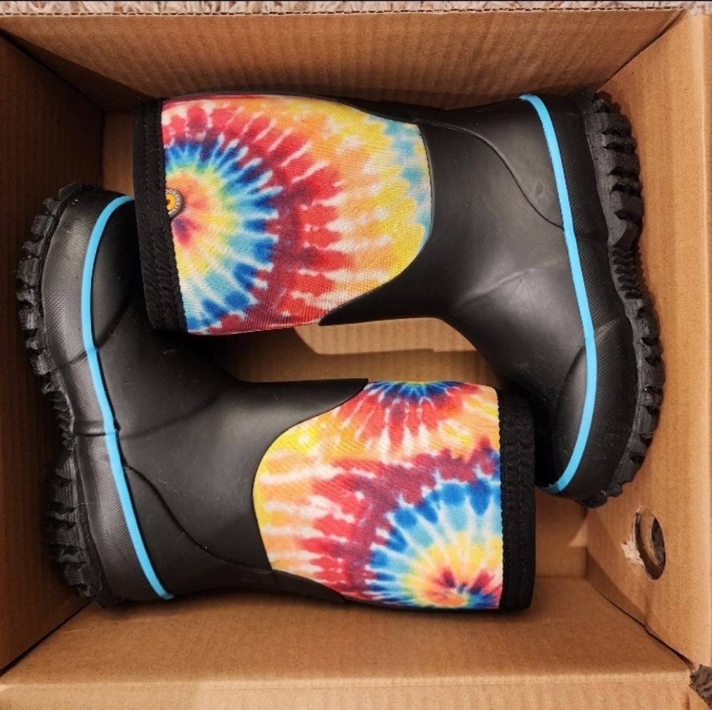 Kids Bogs size 9